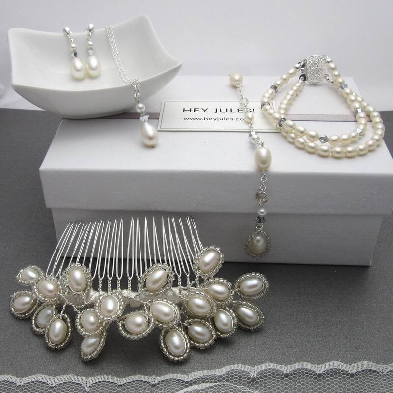 pearl bridal comb and matching jewellery